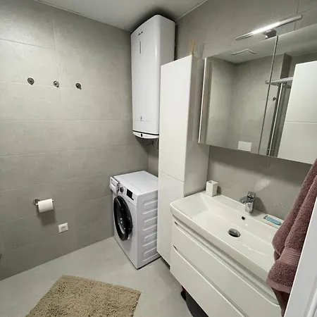 Apartment Oasis - Free Parking *